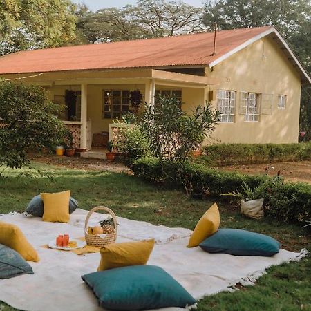 Mkoani Homestay Моши Экстерьер фото